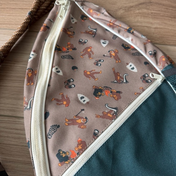 Kavu Bigfoot Sasquatch Backpack - Picture 3 of 4